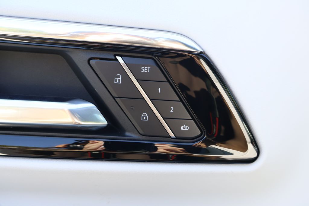 Thumbnail: 2025 Chevrolet Suburban - 20