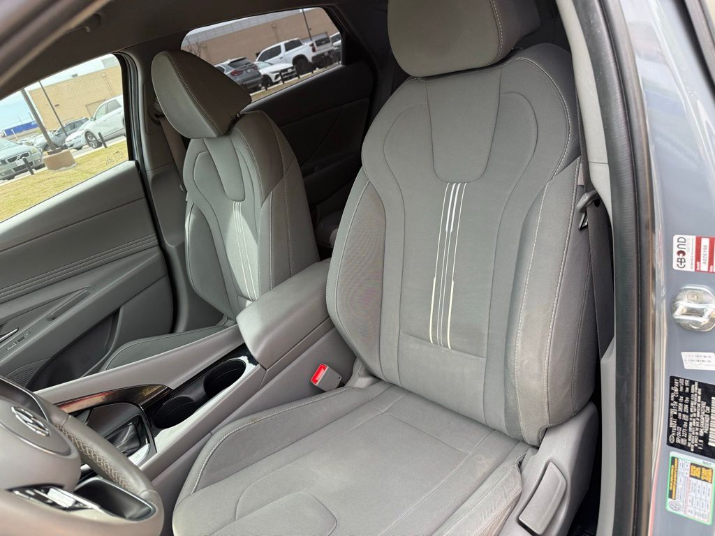 Thumbnail: 2023 Hyundai Elantra - 14