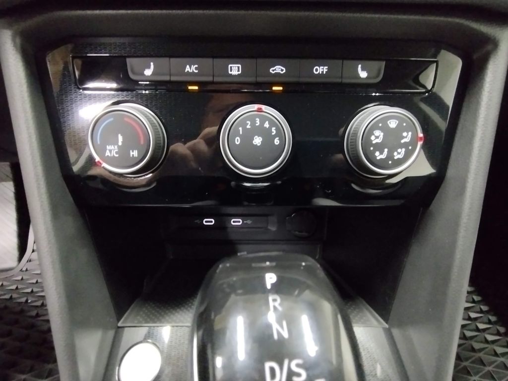 2025 Volkswagen Taos 1.5T S