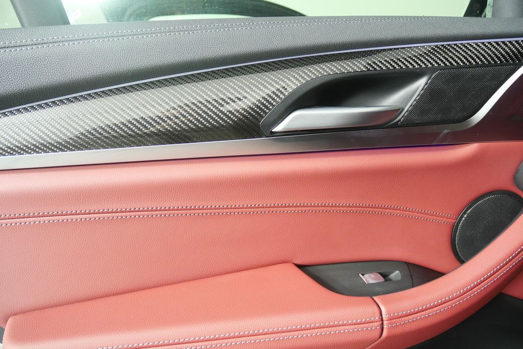 Thumbnail: 2023 BMW X4 - 14