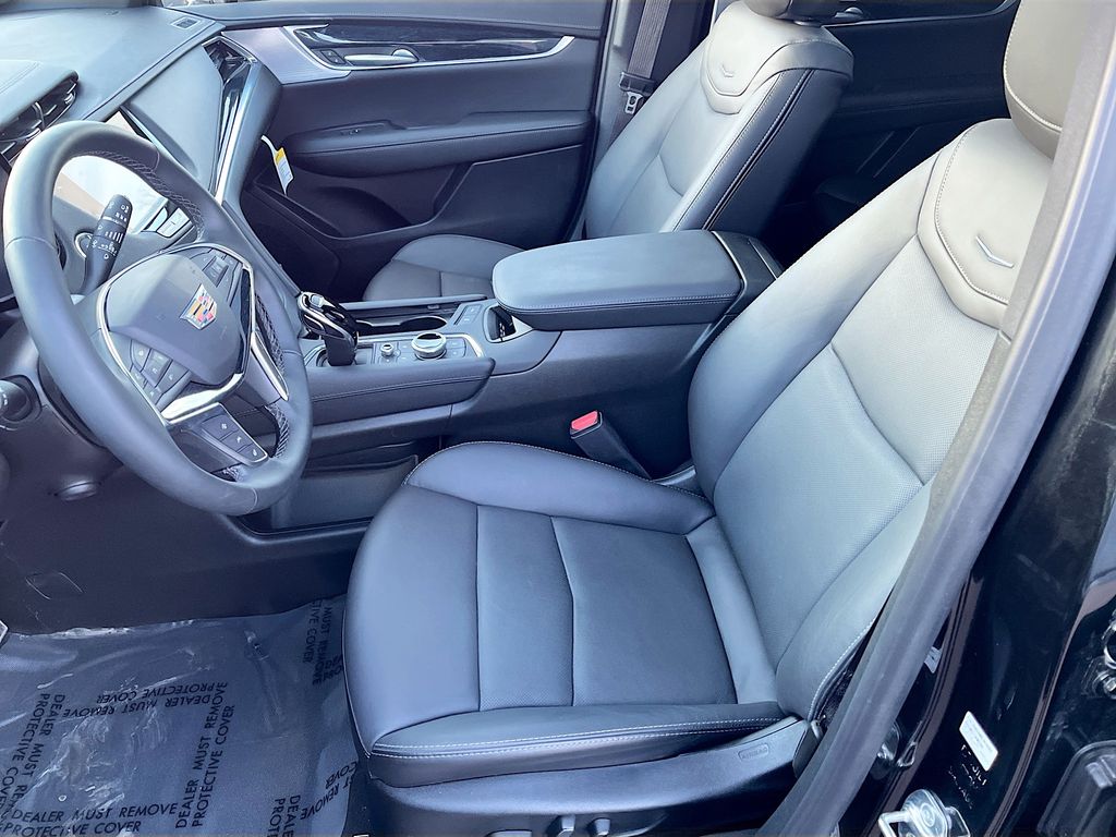 Used 2025 Black Cadillac Premium Luxury image 22