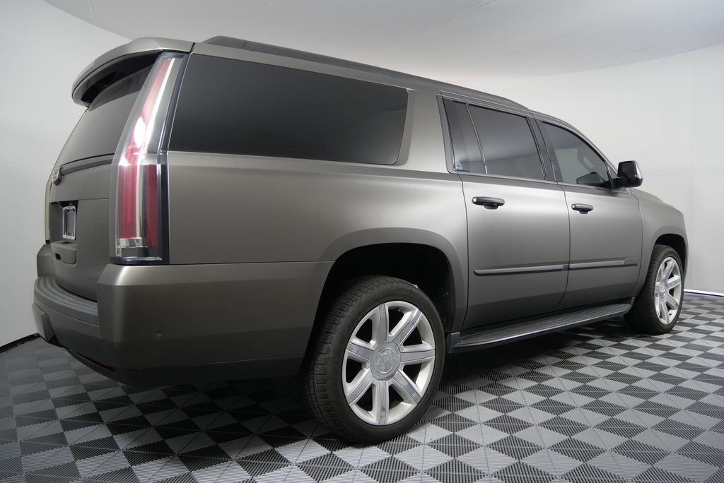 2017 Cadillac Escalade ESV Luxury 3