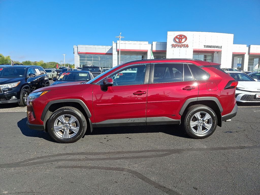 Thumbnail: 2022 Toyota RAV4 - 7