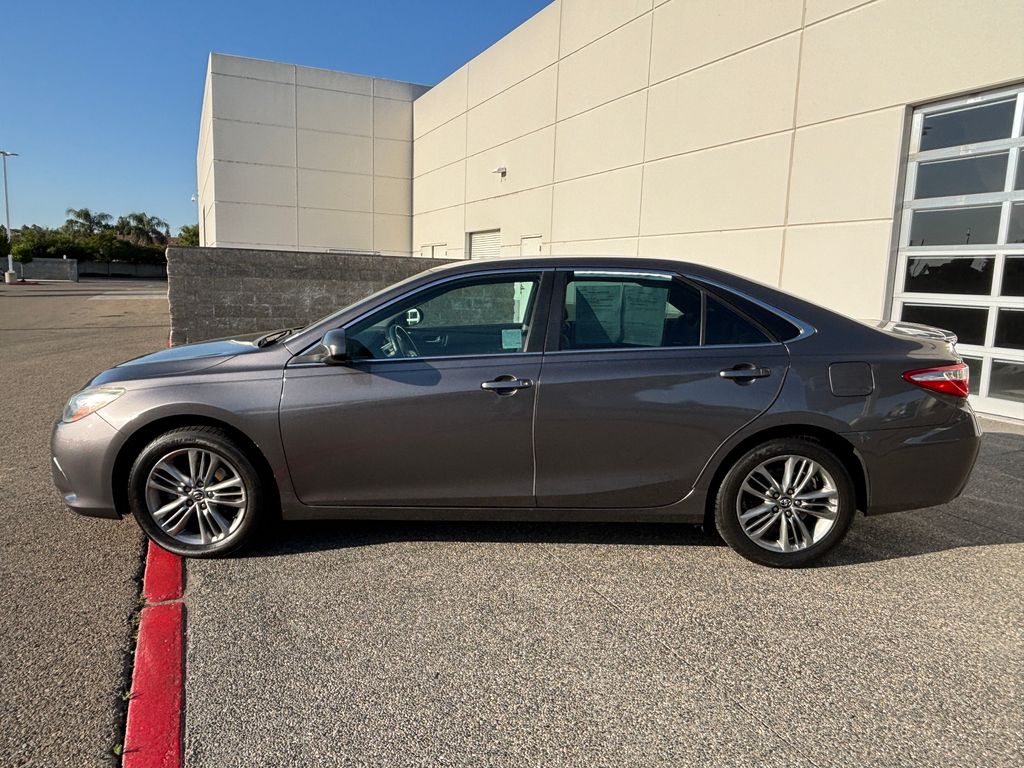 Thumbnail: 2016 Toyota Camry - 8