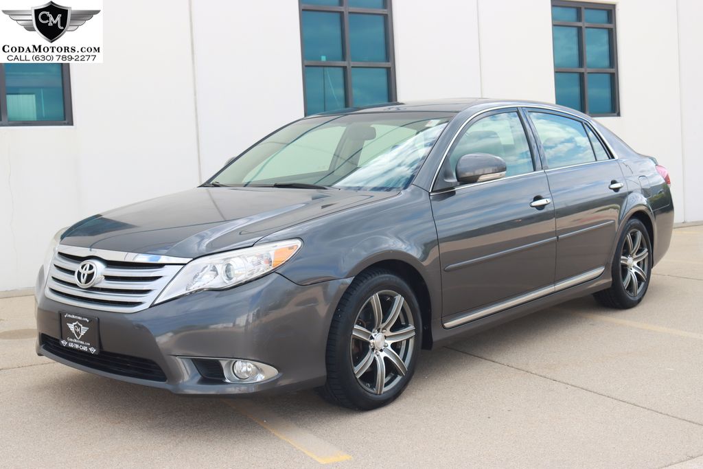 2011 Toyota Avalon Limited's photo