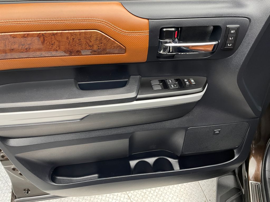 Thumbnail: 2018 Toyota Tundra - 9