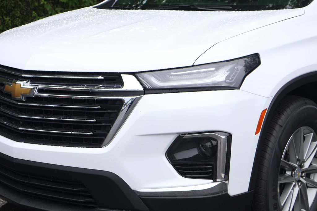 Thumbnail: 2023 Chevrolet Traverse - 3