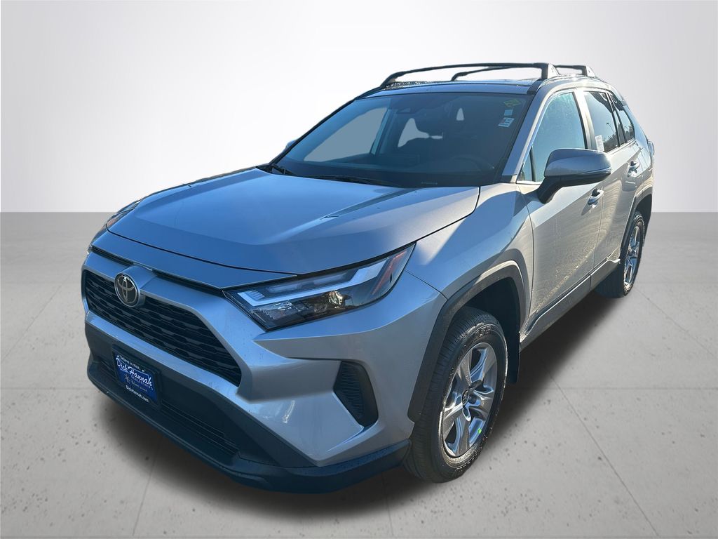 2025 Toyota RAV4 XLE photo 2