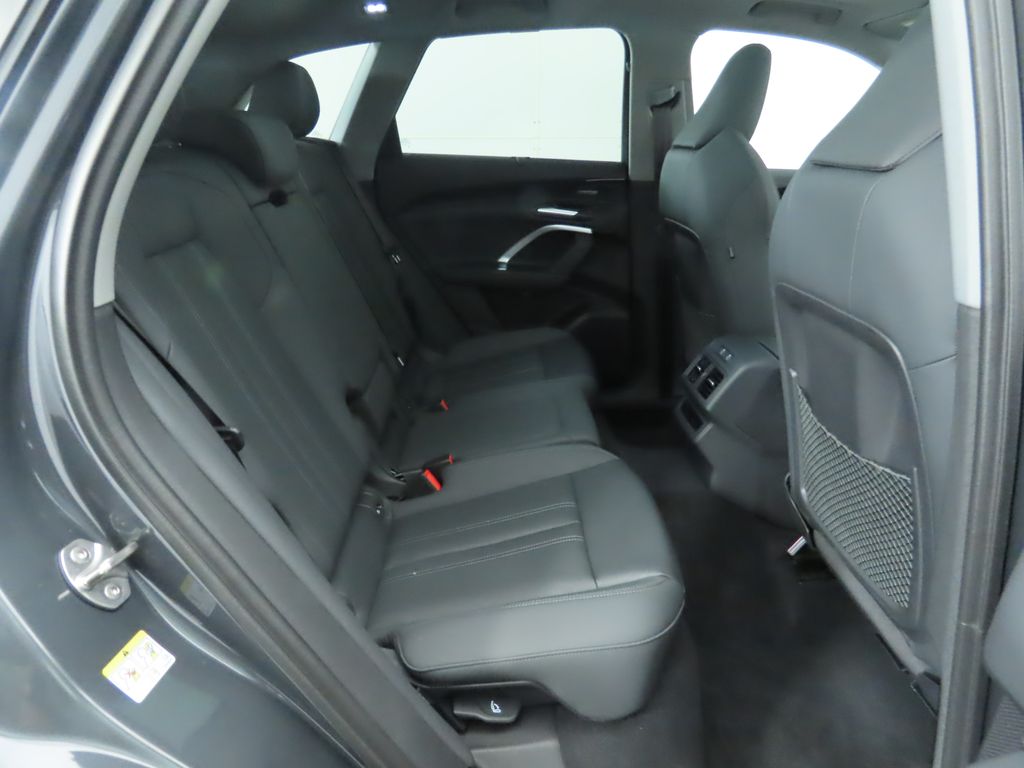 Thumbnail: 2025 Audi Q5 - 25