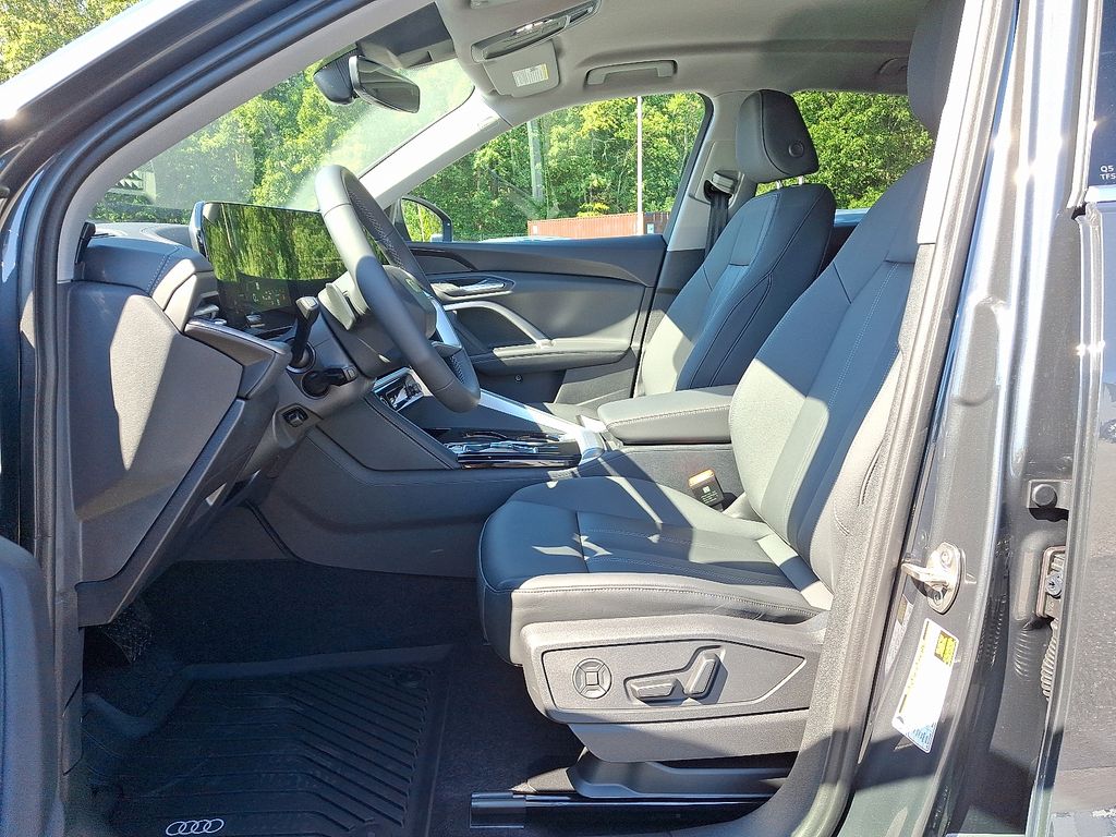 Thumbnail: 2025 Audi Q5 - 6