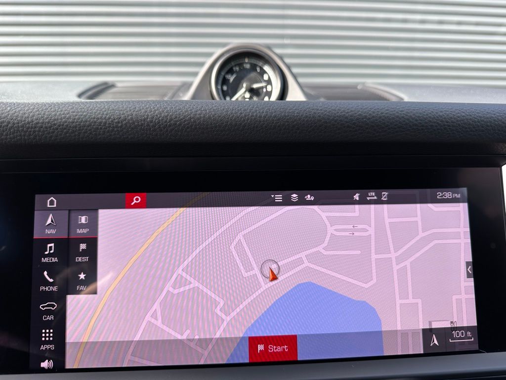 Thumbnail: 2026 Porsche Macan - 28