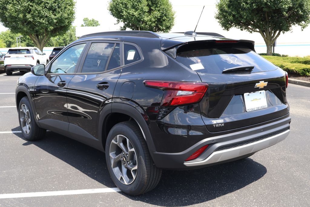 Thumbnail: 2025 Chevrolet Trax - 5