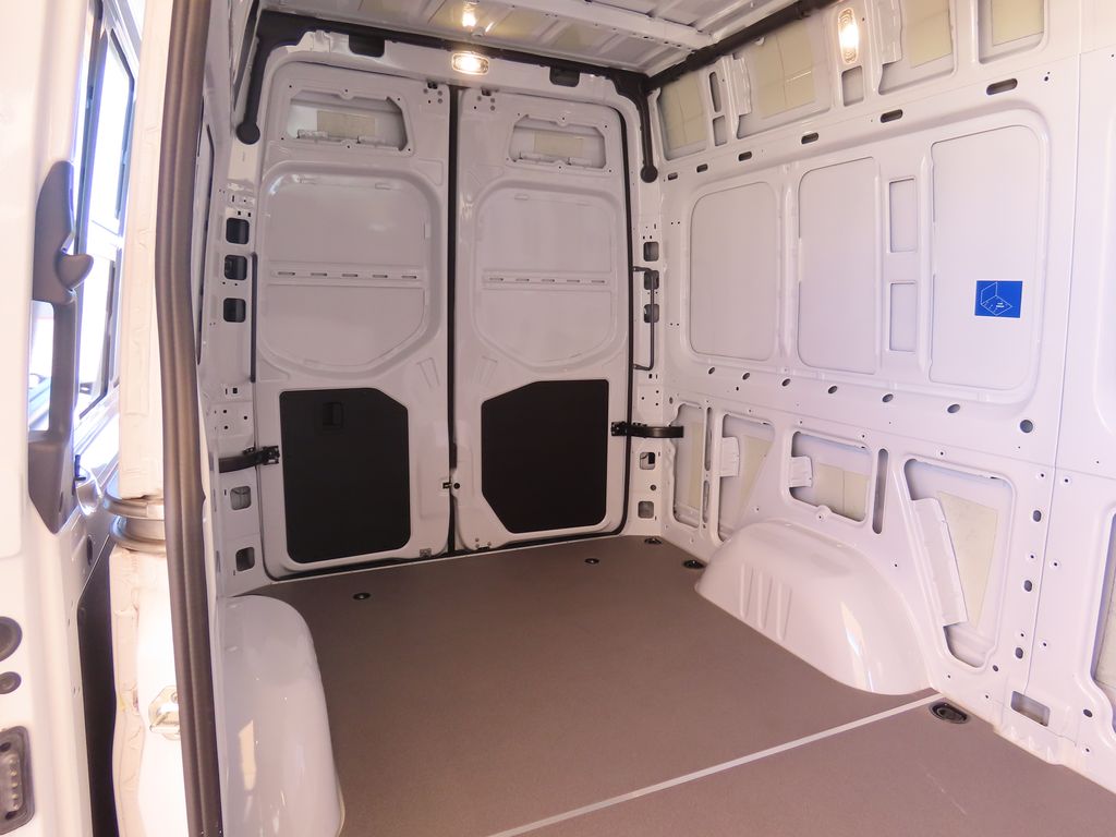 Thumbnail: 2025 Mercedes-Benz Sprinter - 22