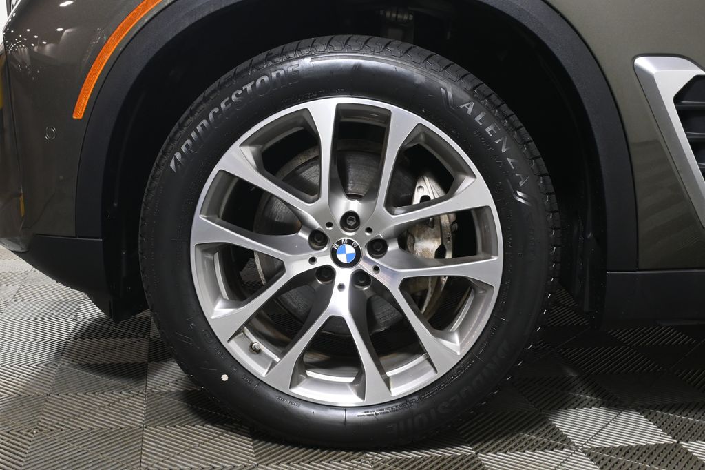 Thumbnail: 2024 BMW X5 - 12