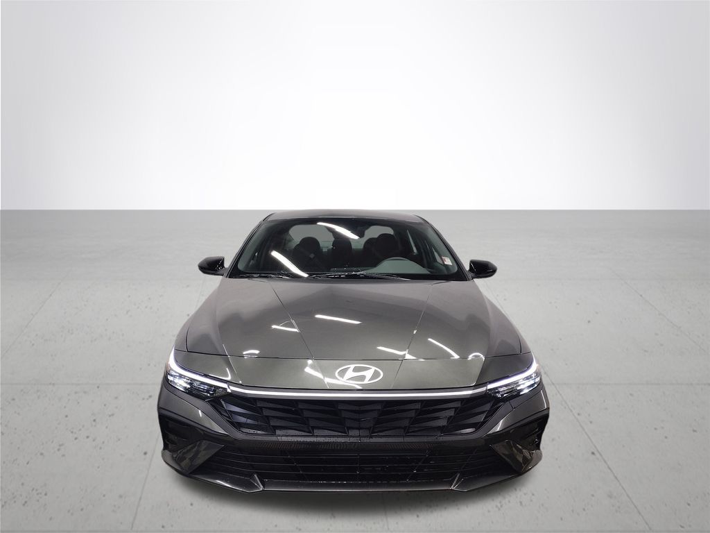2025 Hyundai Elantra SEL Sport photo 3