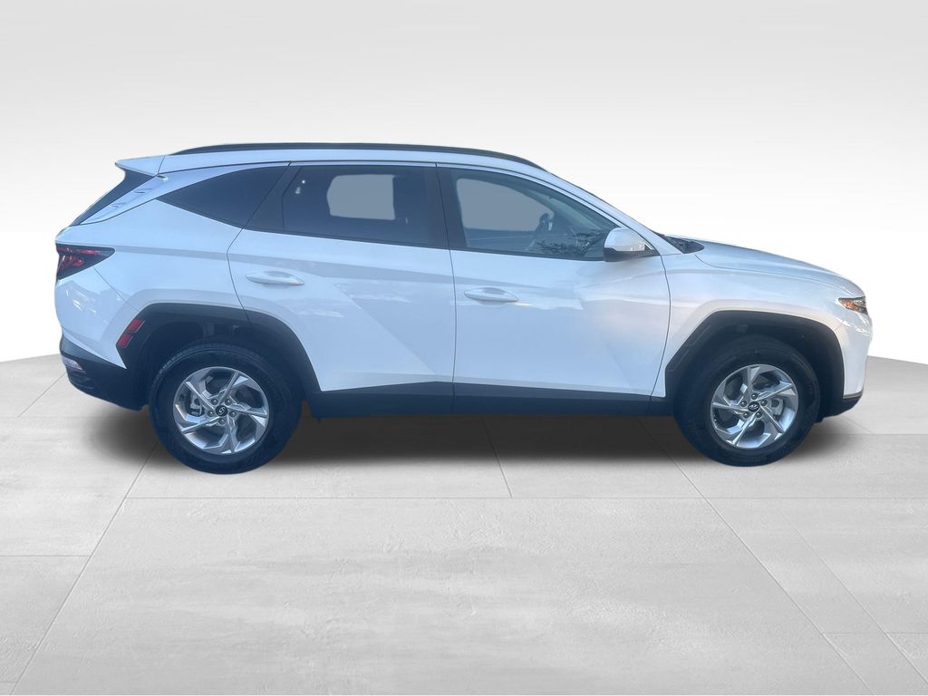 Used 2024 White Hyundai SEL image 25