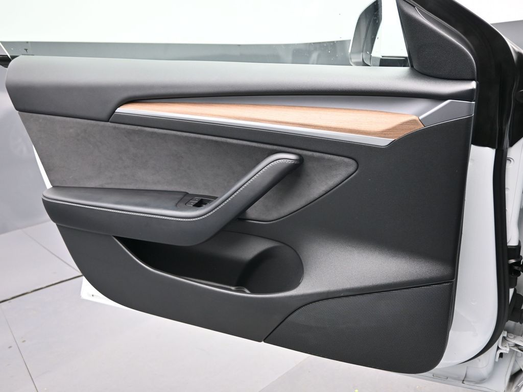 2022 Tesla Model 3 Long Range Dual Motor All-Wheel Drive