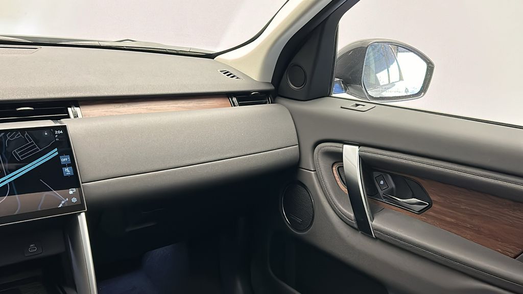 Thumbnail: 2025 Land Rover Discovery Sport - 27