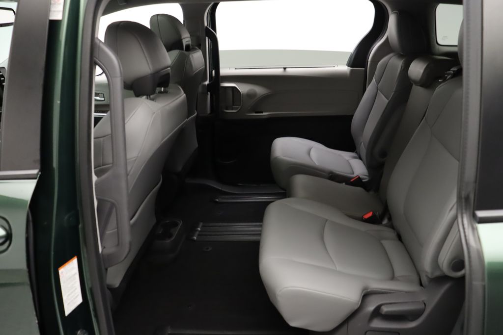 Thumbnail: 2021 Toyota Sienna - 19