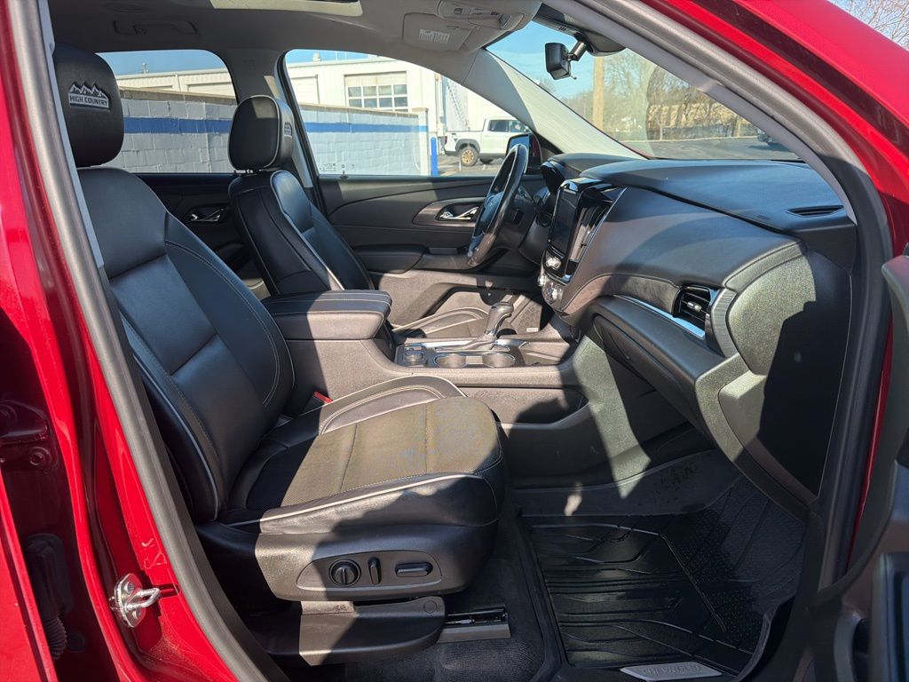 Thumbnail: 2020 Chevrolet Traverse - 27