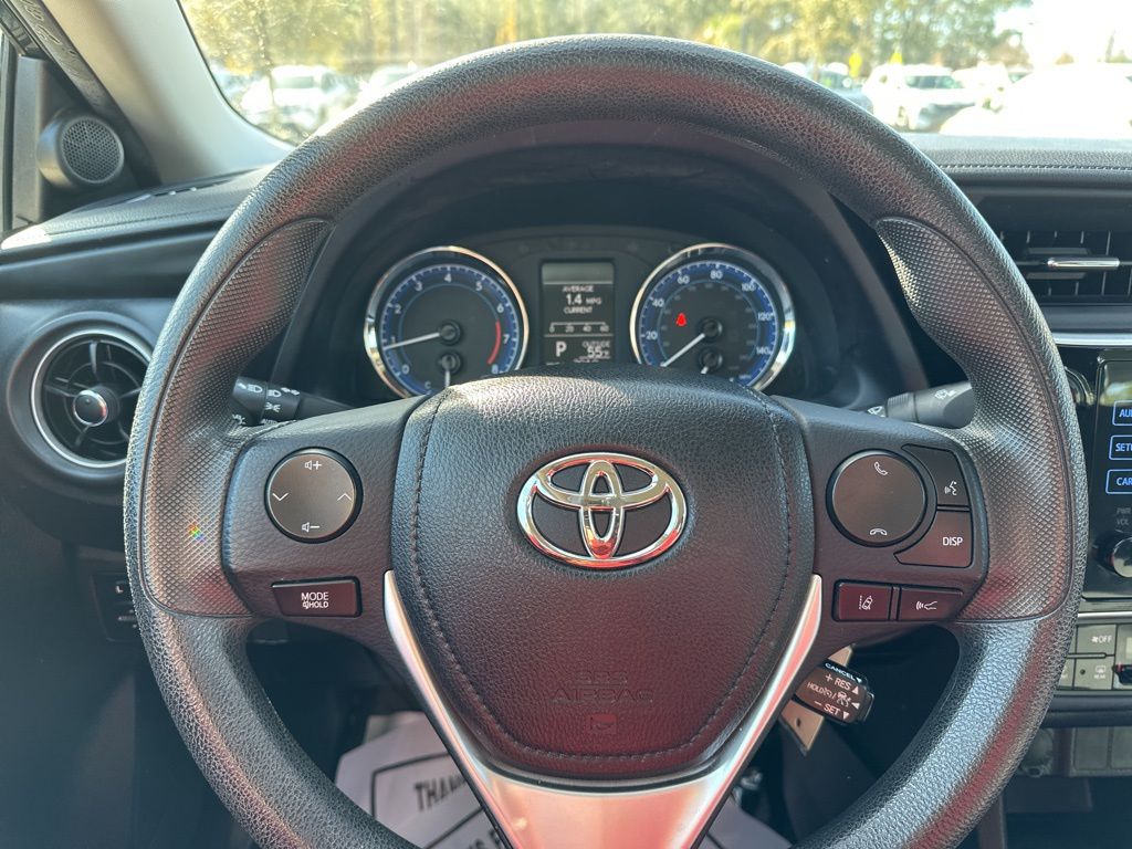 2017 Toyota Corolla LE 33