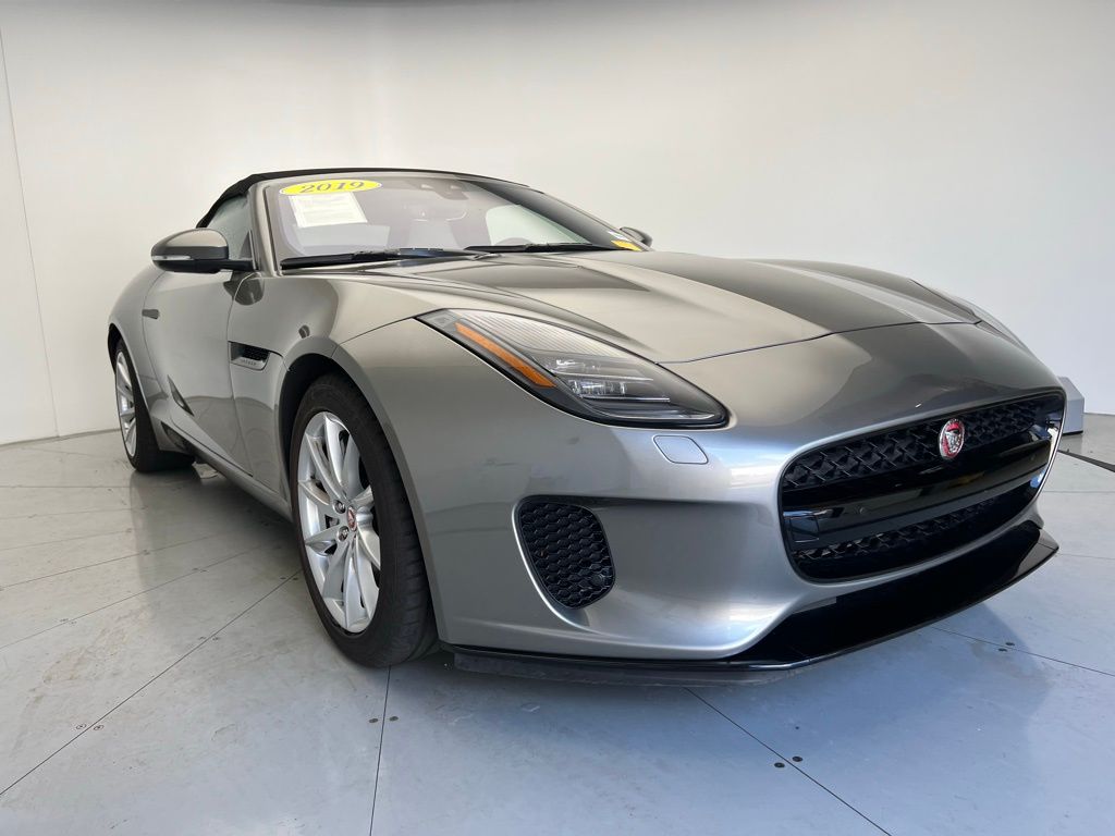 Thumbnail: 2019 Jaguar F-Type - 4