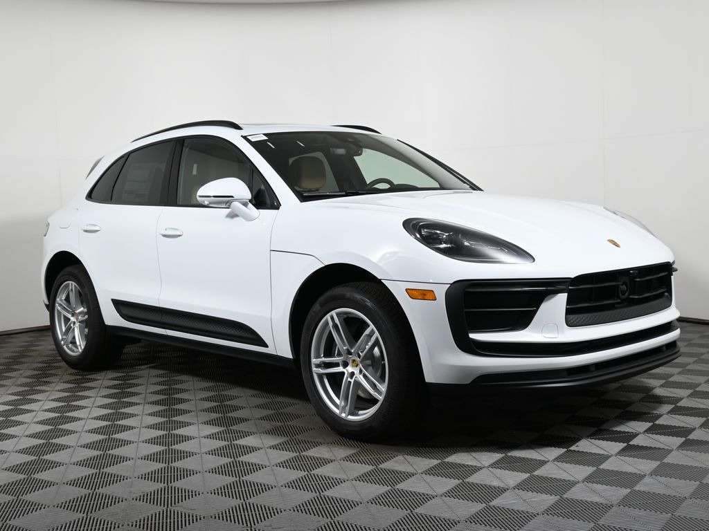 2025 Porsche Macan  8