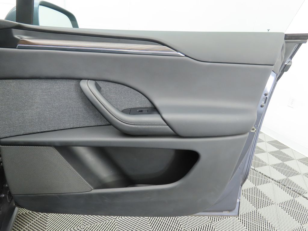 Thumbnail: 2023 Tesla Model X - 24