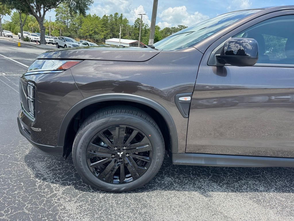 2025 Mitsubishi Outlander Sport LE photo 9