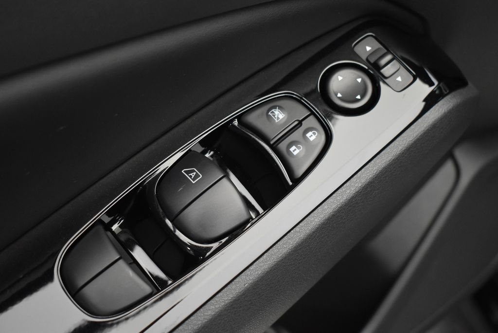 Thumbnail: 2025 Nissan Altima - 12