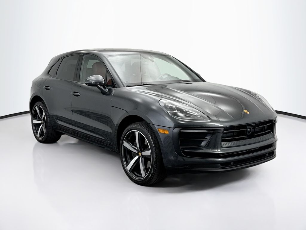 Thumbnail: 2025 Porsche Macan - 9