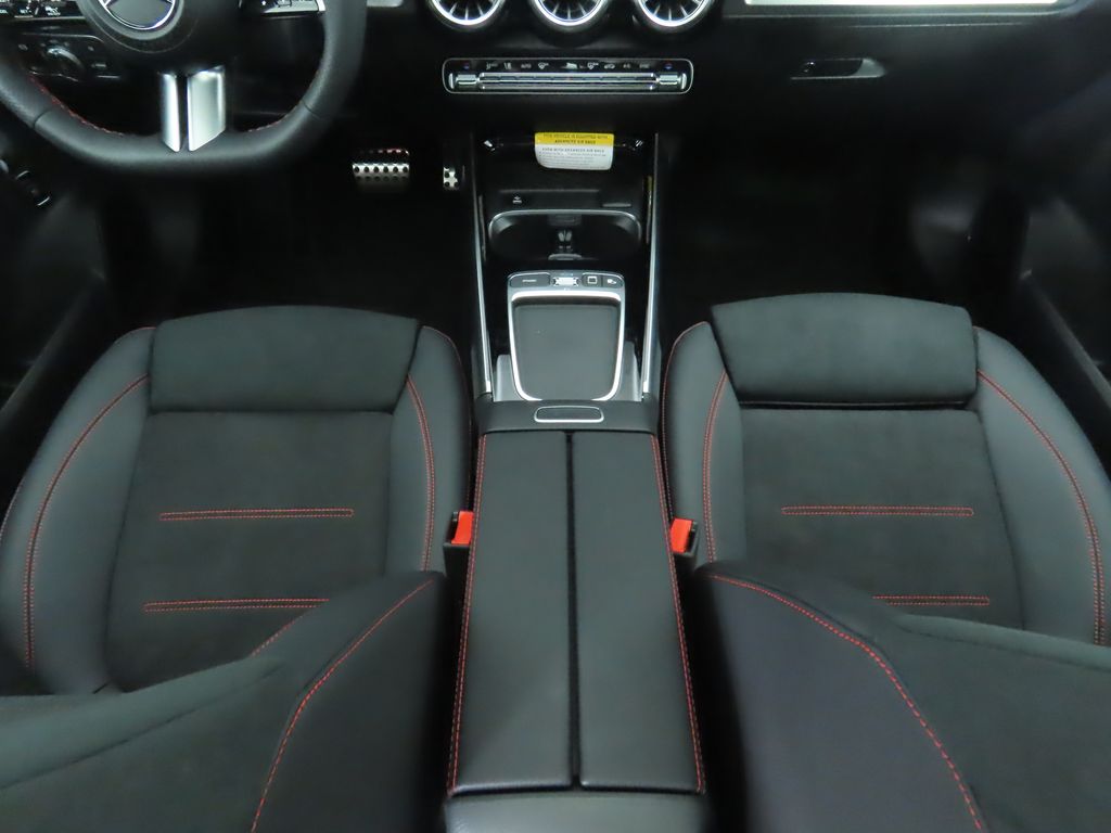 Thumbnail: 2026 Mercedes-Benz GLB - 17