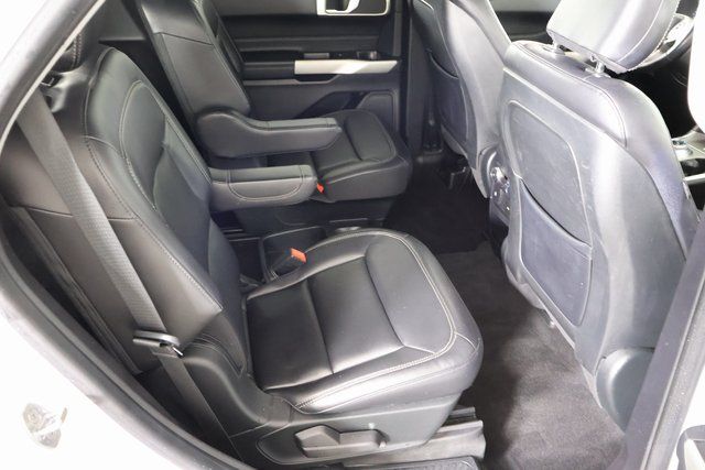 2020 Ford Explorer XLT photo