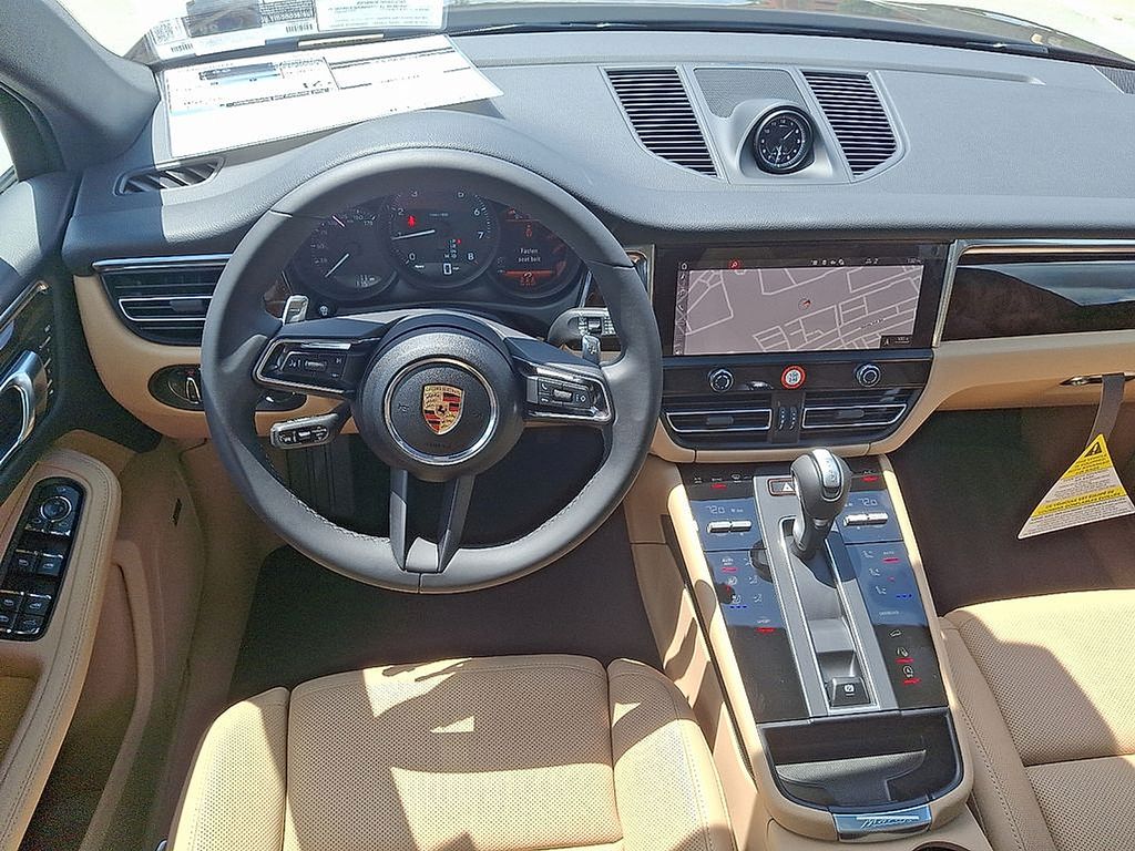 Thumbnail: 2025 Porsche Macan - 14