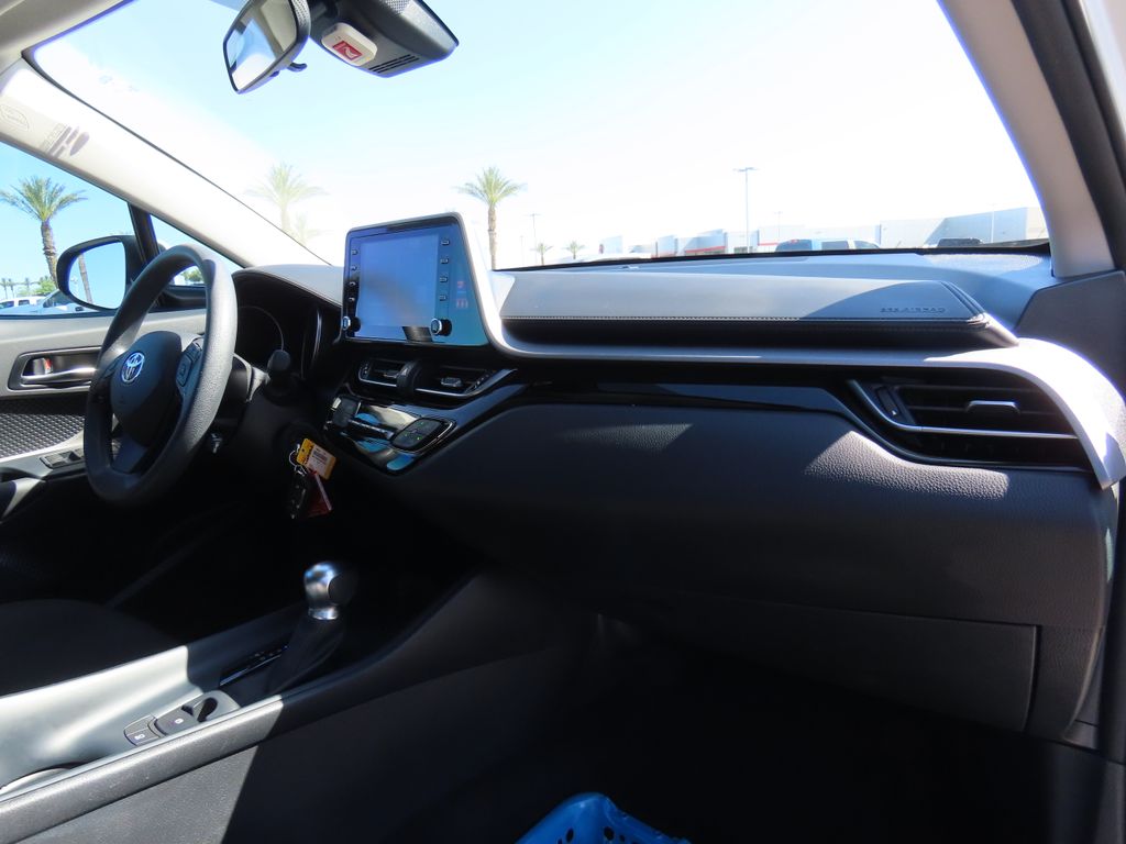 2021 Toyota C-HR LE 17
