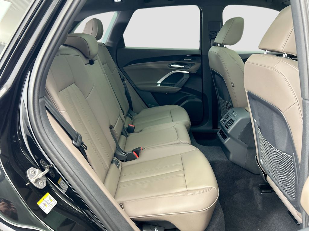 Thumbnail: 2025 Audi Q5 - 21