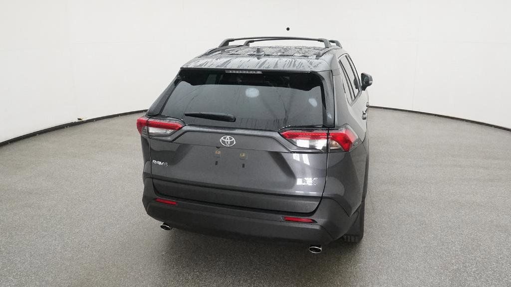 2025 Toyota RAV4 XLE 23