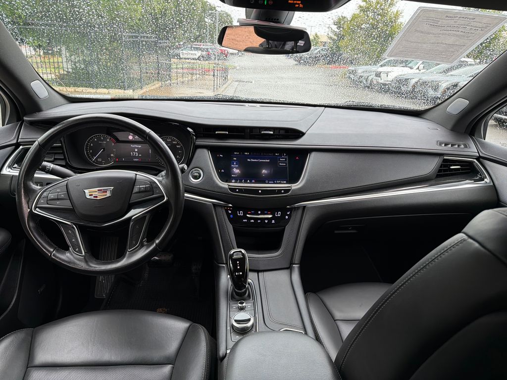 Used 2020 Silver Cadillac Premium Luxury image 31