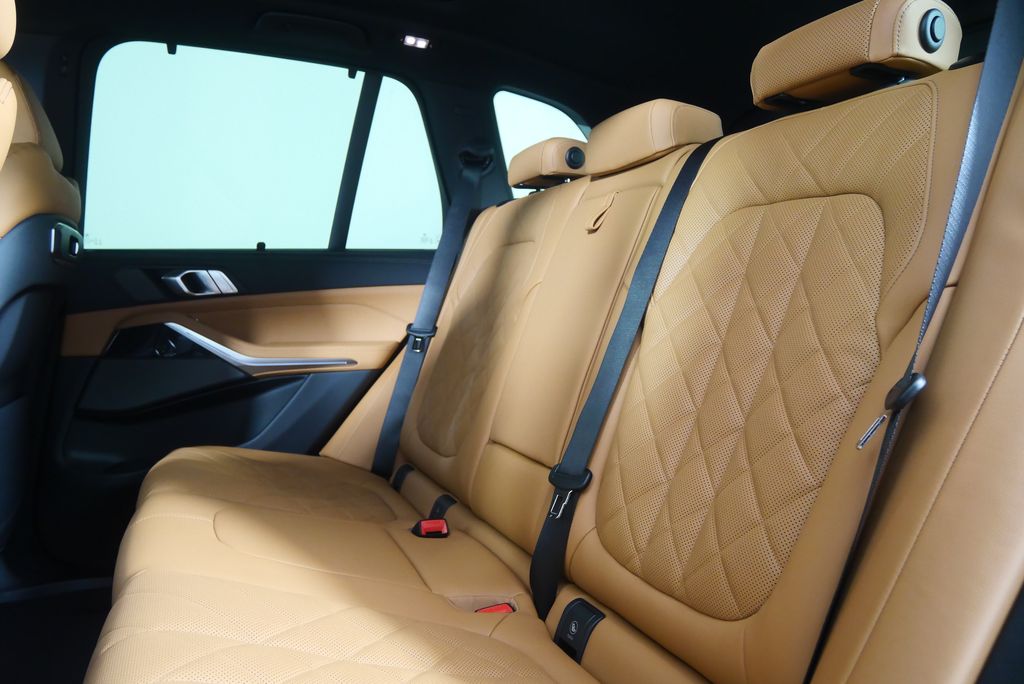 Thumbnail: 2026 BMW X5 - 15