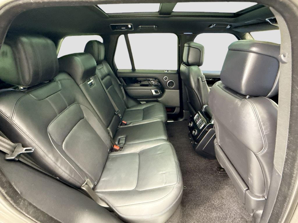 Thumbnail: 2022 Land Rover Range Rover - 21