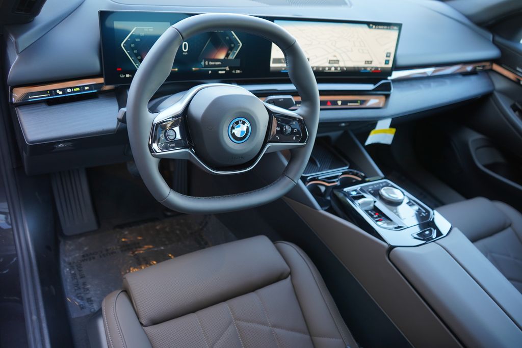 Thumbnail: 2026 BMW i5 - 13