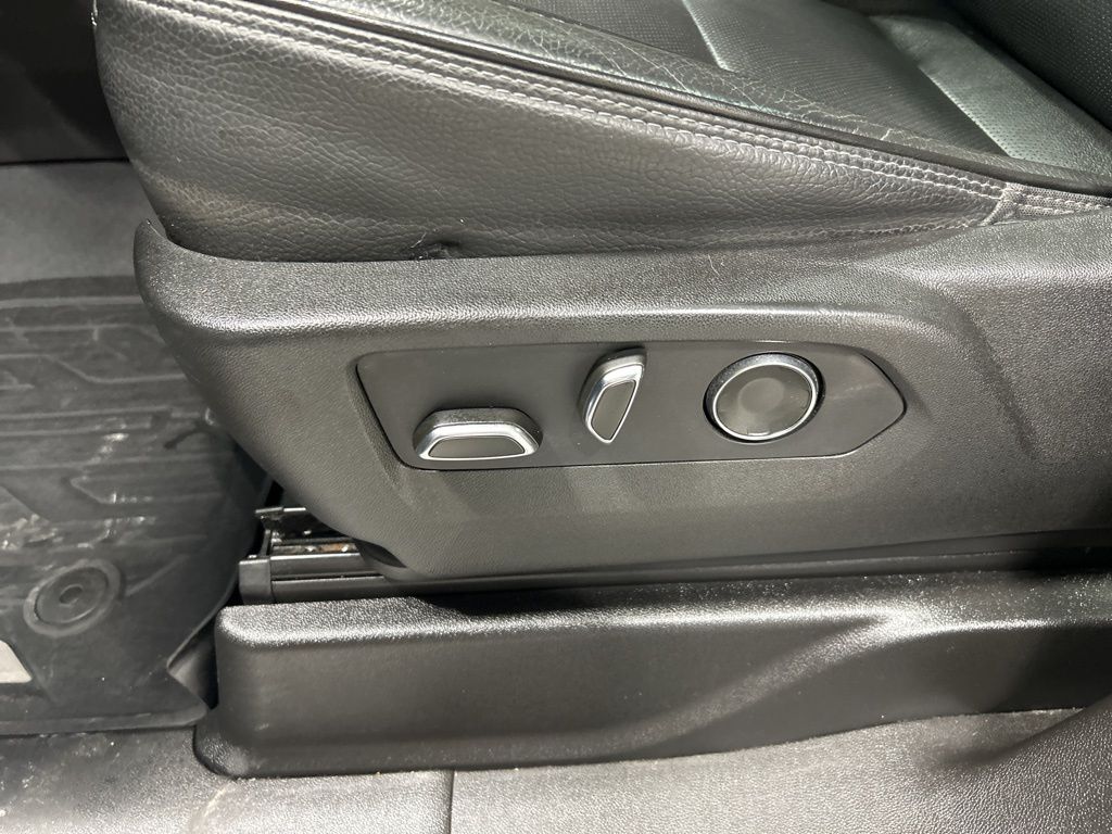 used 2021 GMC Yukon car, priced at $49,881