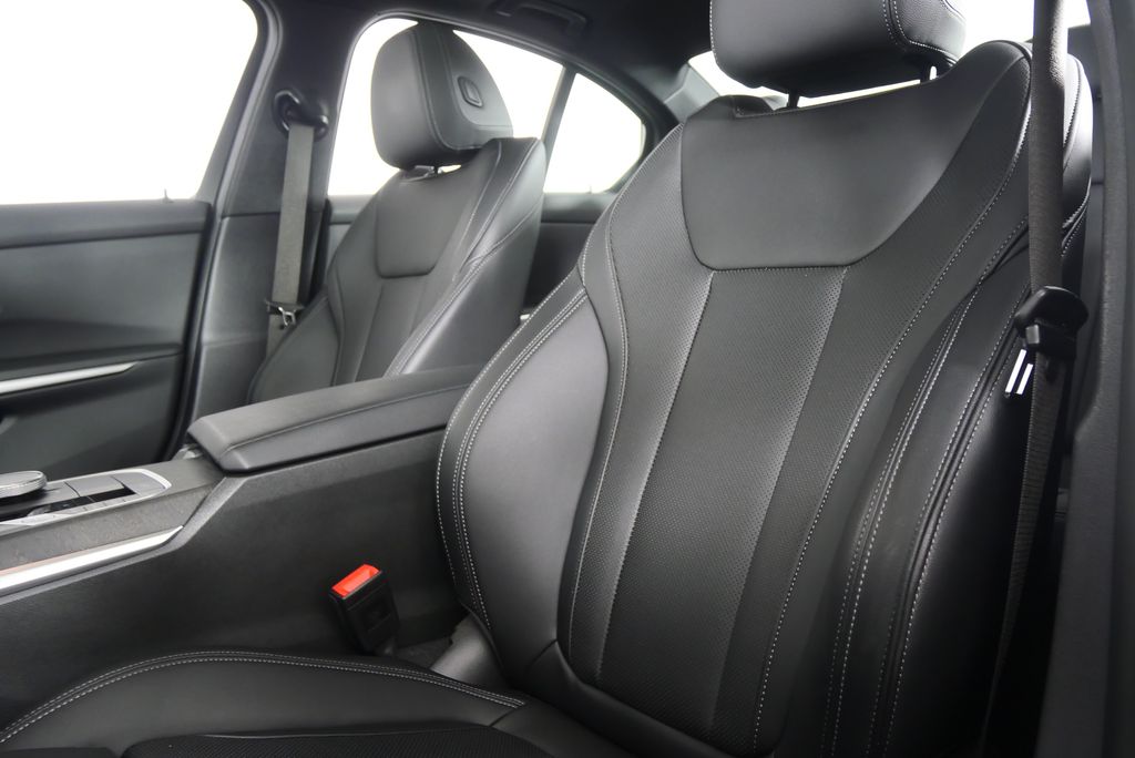 2024 BMW 3 Series 330i 11