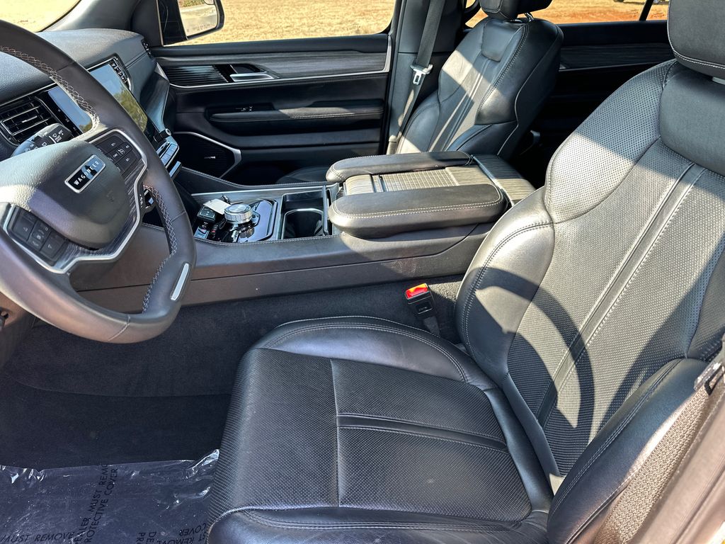 Used 2023 Black Jeep Series II image 9