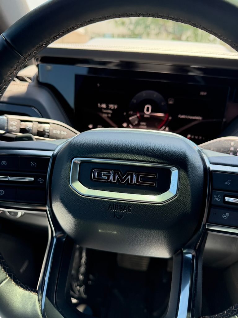 Used 2025 GMC Yukon SUV