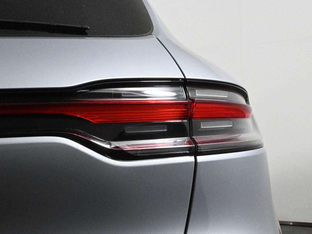 Thumbnail: 2025 Porsche Macan - 14