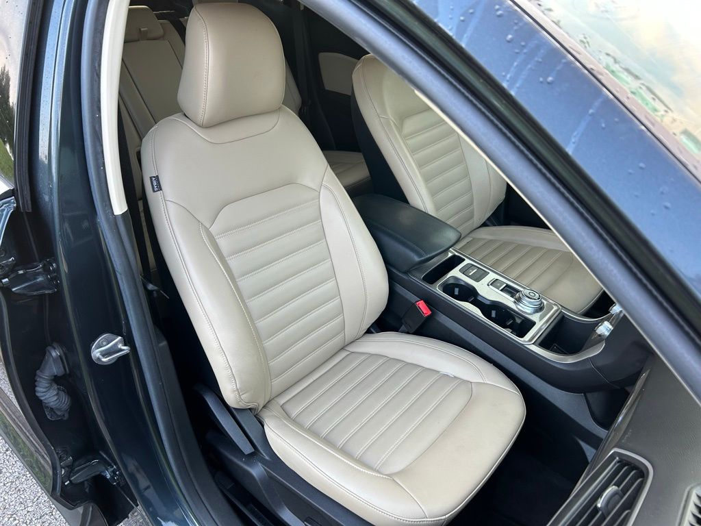 2023 Ford Edge SEL 15