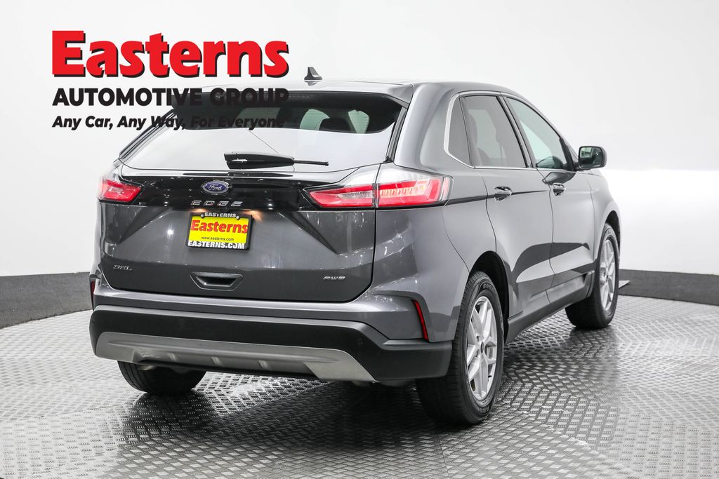 Used 2024 Gray Ford SEL image 5