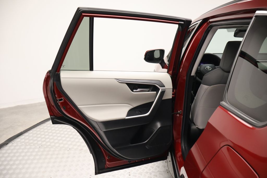 Thumbnail: 2024 Toyota RAV4 - 21
