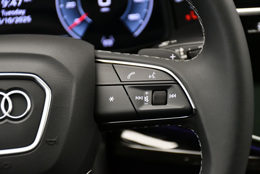 Thumbnail: 2025 Audi Q7 - 26